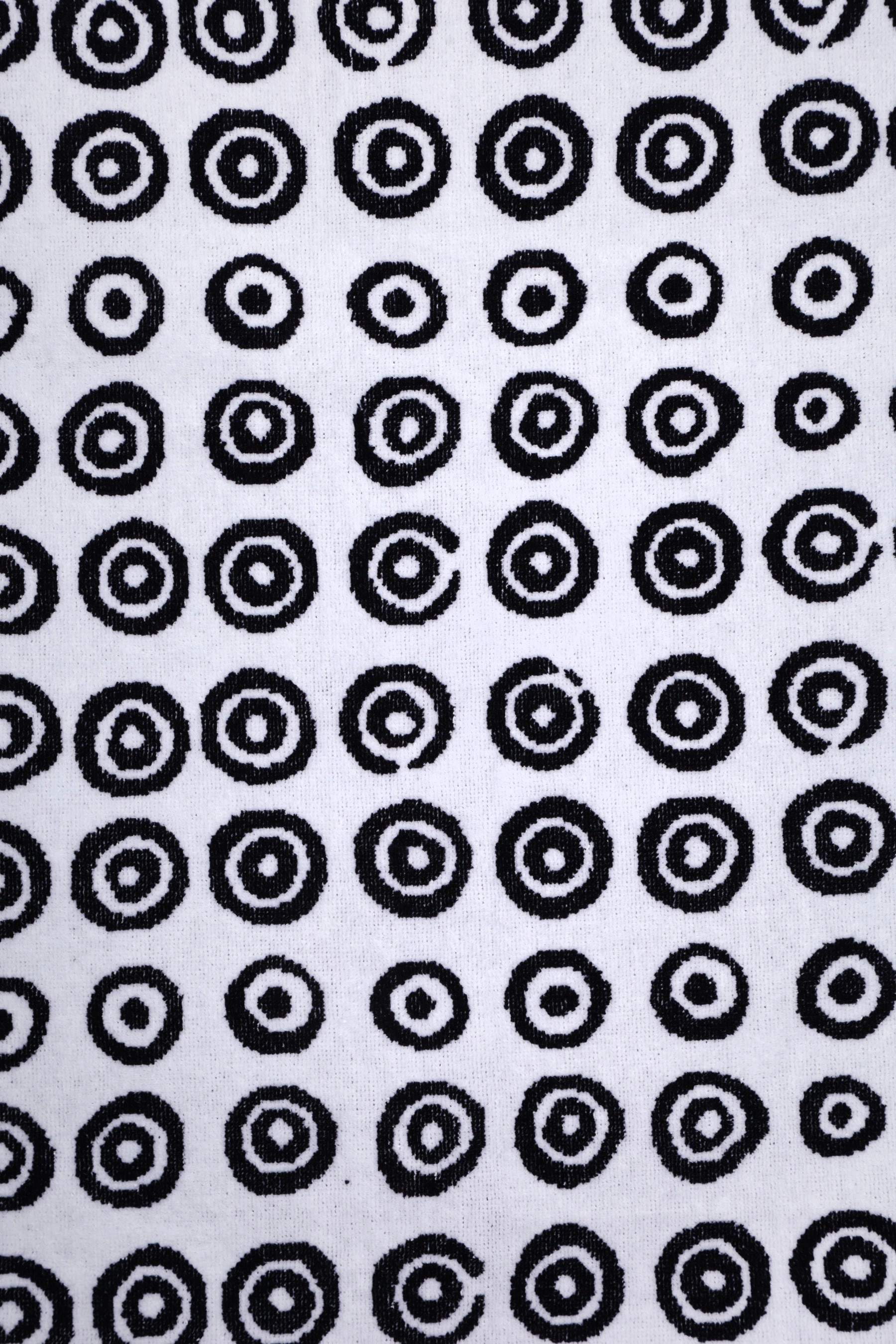circle-motif terry cloth beach towel