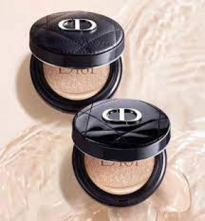 Dior Forever Skinglow Cushion 24H Wear Glowing Perfection Moisturizing Fresh Foundation SPF50  