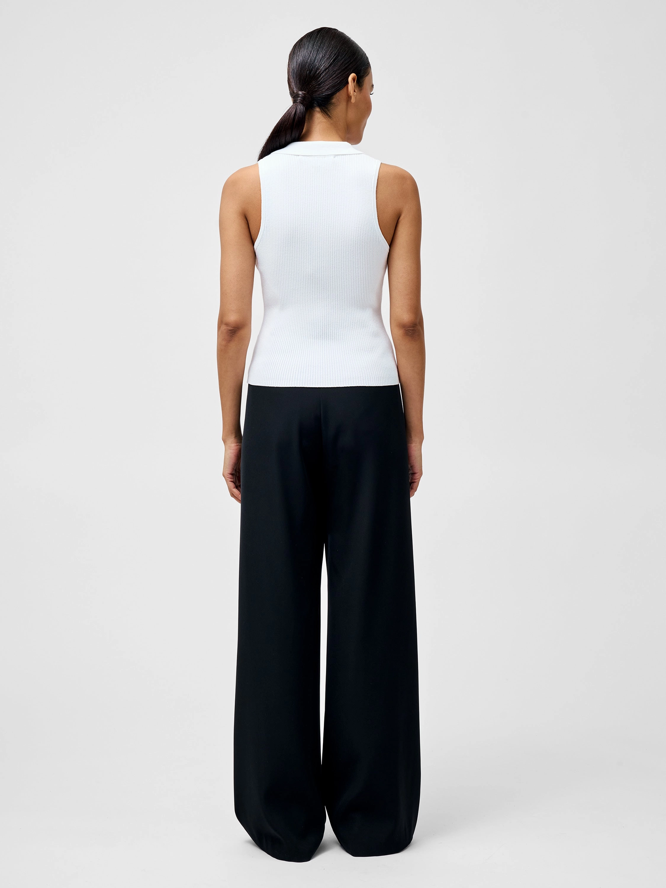 Mozza Collared V Neck Sleeveless Jumper