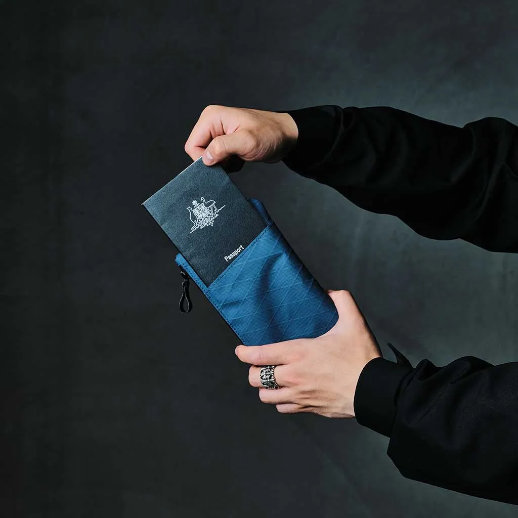 Zip Clutch